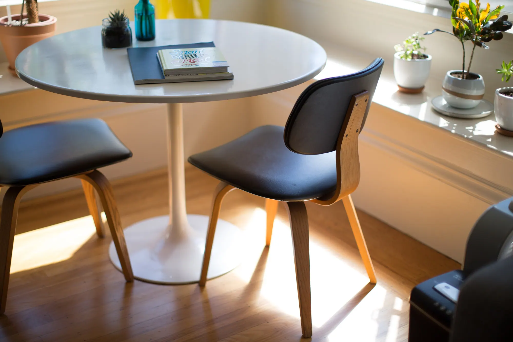 Breakfast nook by the window